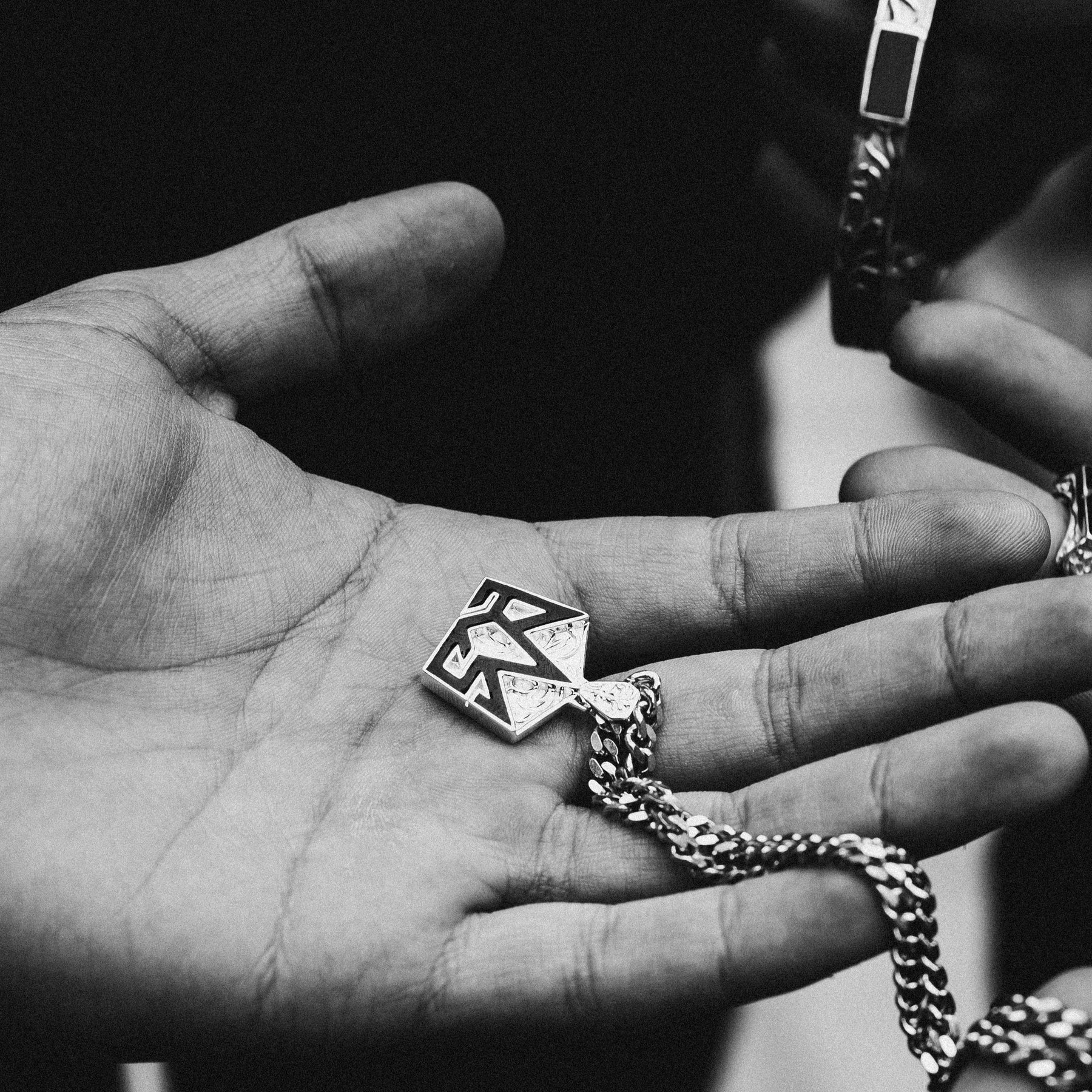 TIMELESS ROS CHAIN
