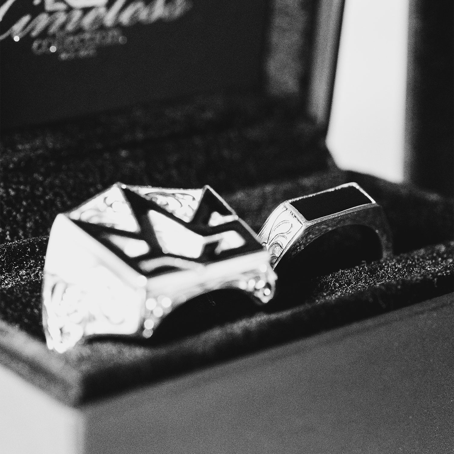 TIMELESS ONIX RING