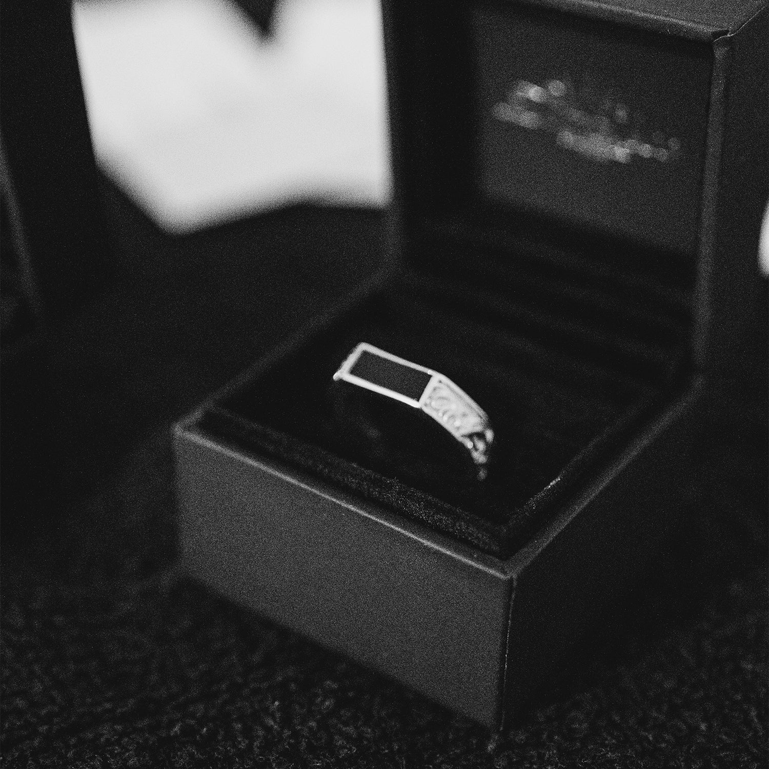 TIMELESS ONIX RING