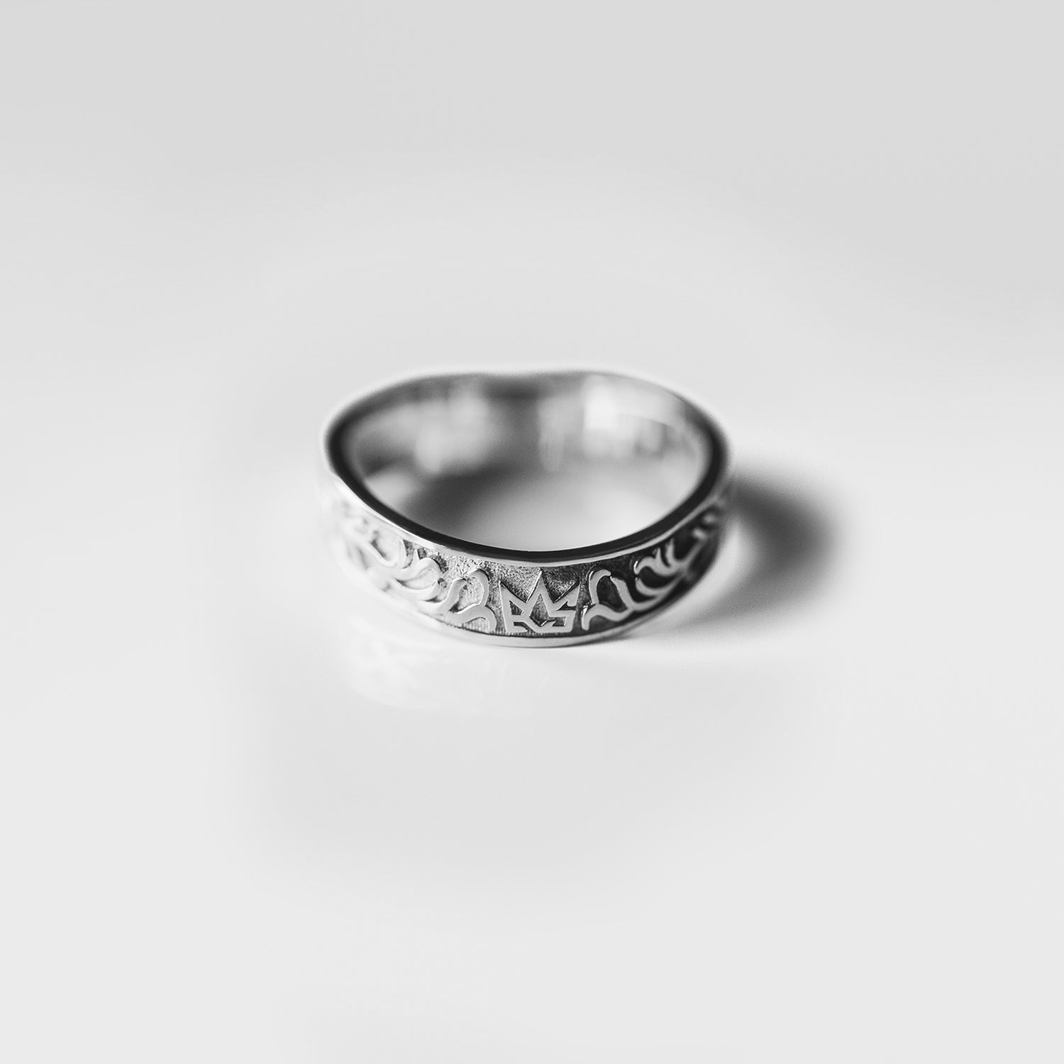TIMELESS ONIX RING